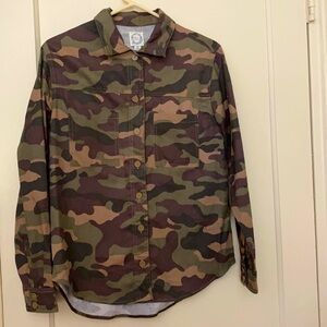 Purple rain camo button down size: M